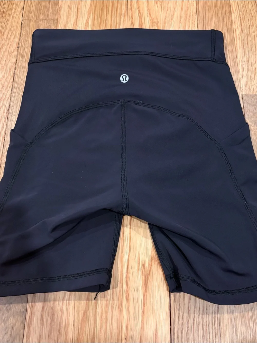 lululemon Power Thru High-Rise Short 6” Bike Shorts with Pockets Women’s 4